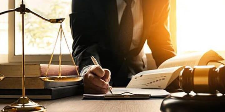 تفاوت وکیل با مشاور حقوقی |مشاور حقوقی آنلاین رایگان