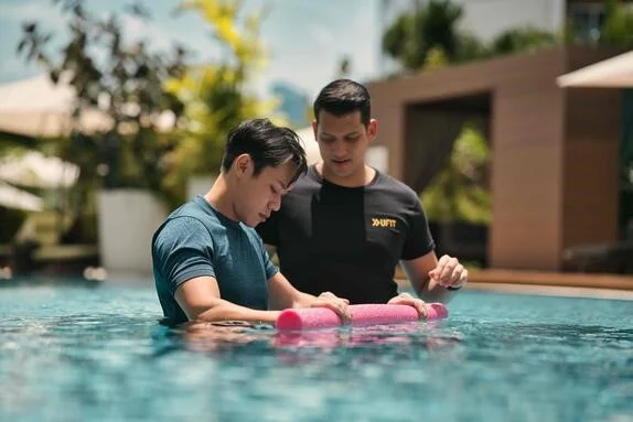 Why is the pool good for lumbar discs?