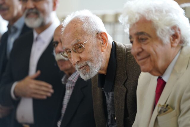 حسن فتحی: جهانِ پر از طمع و ویرانی را با افعال خود سیاهتر نکنیم