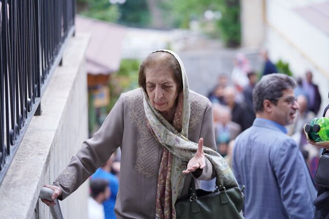 حسن فتحی: جهانِ پر از طمع و ویرانی را با افعال خود سیاهتر نکنیم