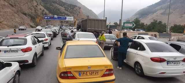 جاده هراز طعم تلخ تعطیلات آخرهفته با کابوس ادامهدار ترافیک جاده هراز!
