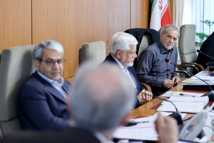 پایان سال |پتروشیمی وزیر نفت: از ابتدای خرداد تا پایان سال ماهی یک افتتاح بزرگ در حوزه نفت و پتروشیمی خواهیم داشت