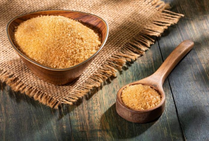 میزان مجاز شکر قهوه‌ ای برای دیابتی‌ ها و راهکارهای کنترل قند